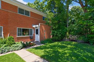 215 Dodge Avenue F, Evanston, IL 60202