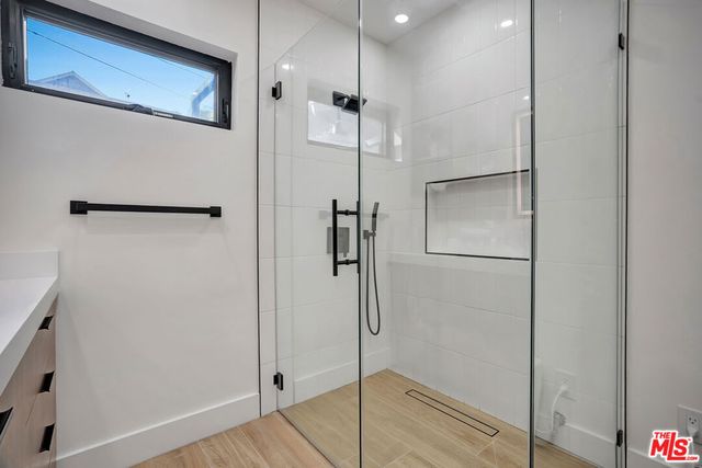 1145 S Longwood Avenue, Los Angeles, CA 90019
