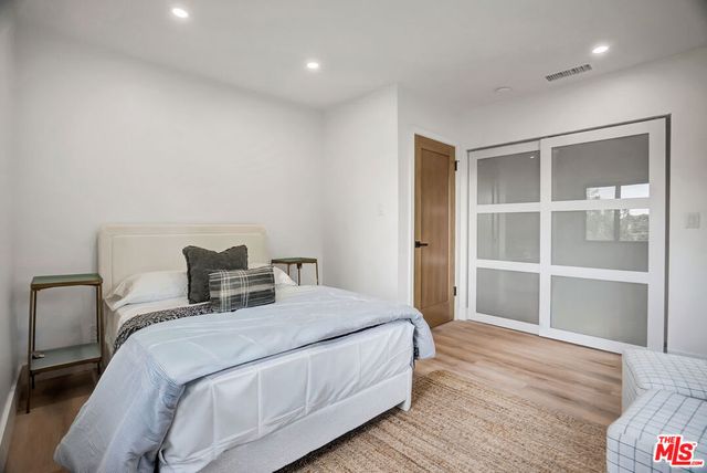 1145 S Longwood Avenue, Los Angeles, CA 90019