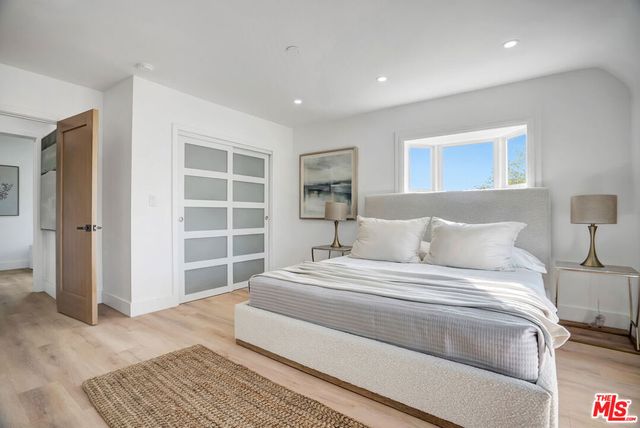 1145 S Longwood Avenue, Los Angeles, CA 90019