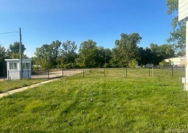 4028 W Pierson Road, Flint, MI 48504