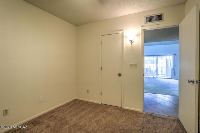 7581 E Desert Anchor Boulevard, Tucson, AZ 85715