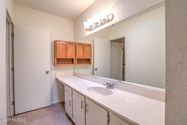 7581 E Desert Anchor Boulevard, Tucson, AZ 85715