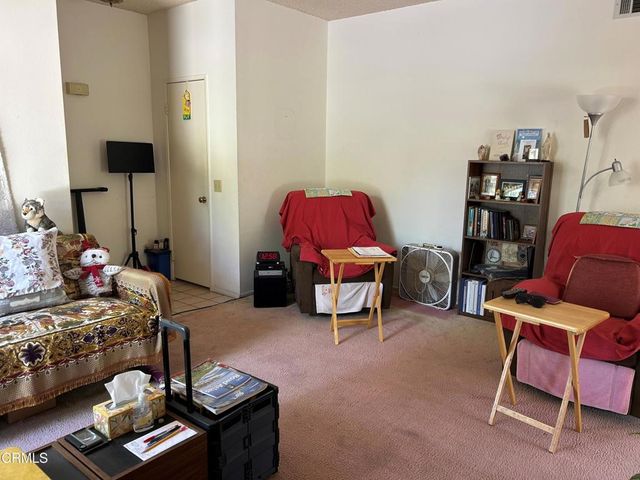 7135 Woodlake Avenue D, Los Angeles, CA 91307