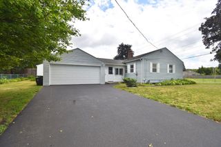631 James St, Chicopee, MA 01020