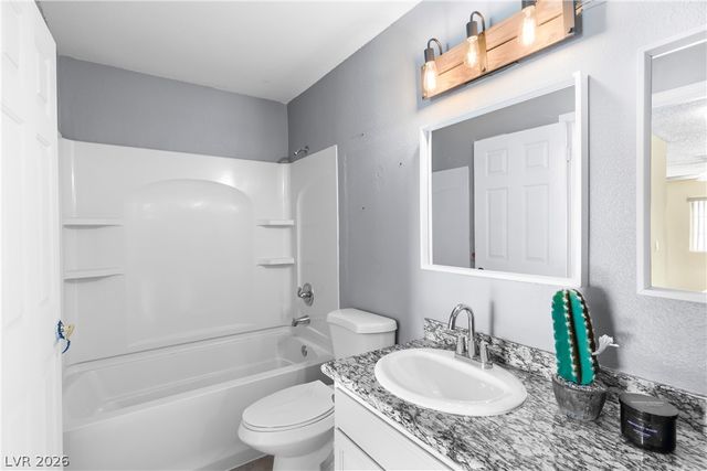 1375 East Hacienda Avenue 214, Las Vegas, NV 89119