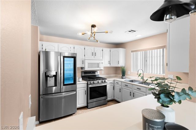 1375 East Hacienda Avenue 214, Las Vegas, NV 89119