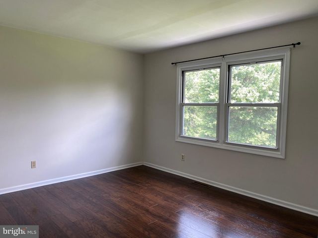 3 BATTLE DR, Newark, DE 19702