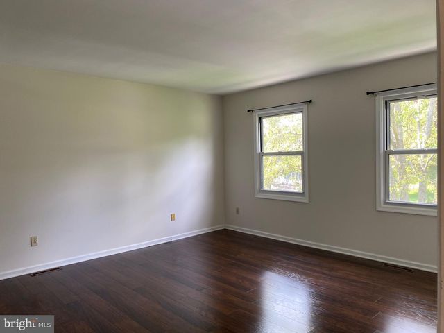 3 BATTLE DR, Newark, DE 19702