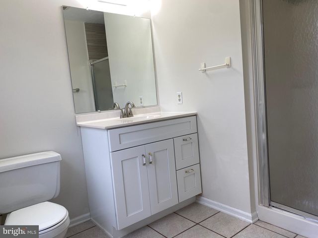 3 BATTLE DR, Newark, DE 19702
