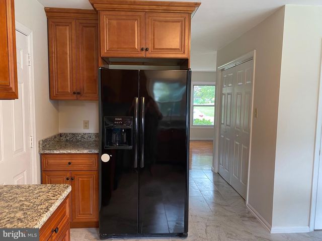 3 BATTLE DR, Newark, DE 19702