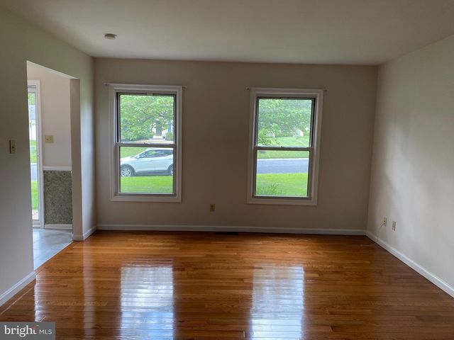 3 BATTLE DR, Newark, DE 19702