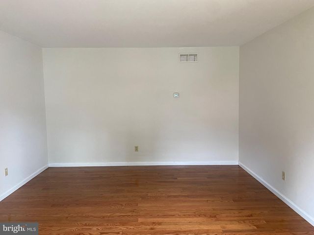 3 BATTLE DR, Newark, DE 19702