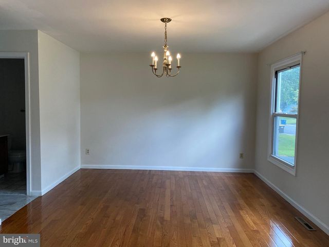 3 BATTLE DR, Newark, DE 19702