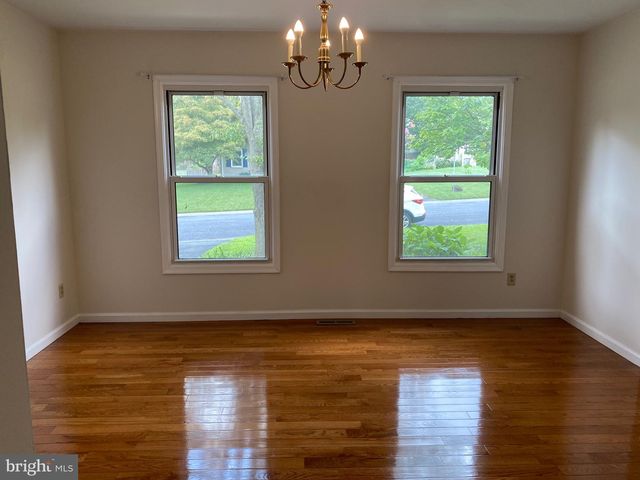3 BATTLE DR, Newark, DE 19702
