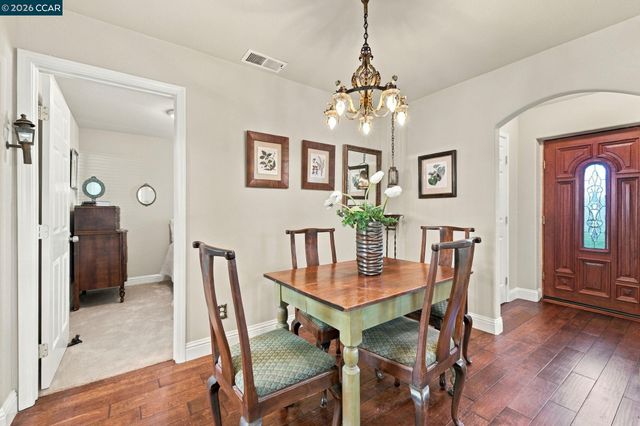 1873 Clayton Way, Concord, CA 94519