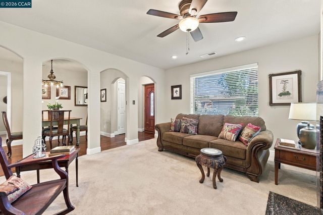 1873 Clayton Way, Concord, CA 94519