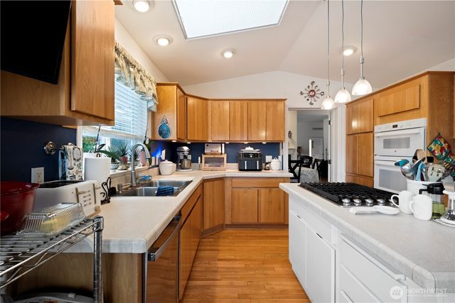 27229 217th Place SE, Maple Valley, WA 98038
