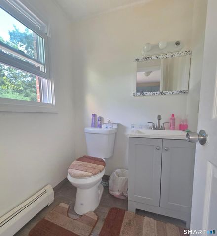 106 Florence Street, Manchester, CT 06040