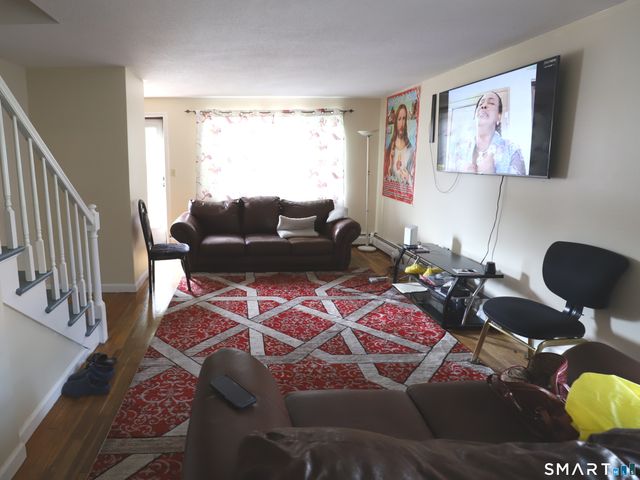 106 Florence Street, Manchester, CT 06040