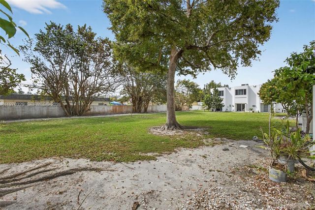 5090 Elmhurst Rd A, West Palm Beach, FL 33417