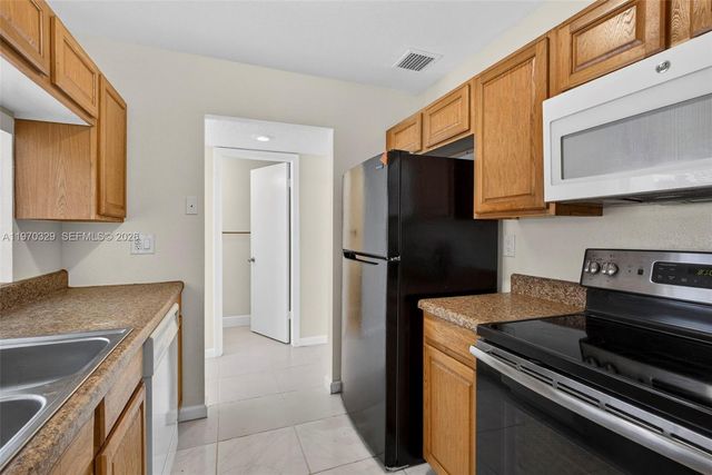 5090 Elmhurst Rd A, West Palm Beach, FL 33417