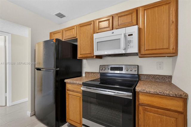 5090 Elmhurst Rd A, West Palm Beach, FL 33417