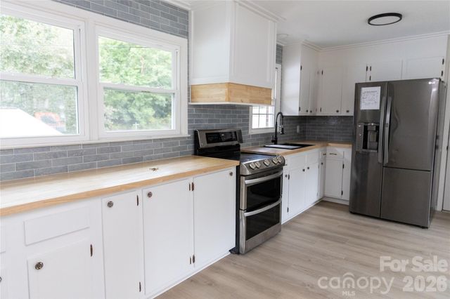 1527 Kingston Drive, Kannapolis, NC 28083