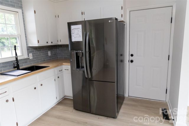 1527 Kingston Drive, Kannapolis, NC 28083