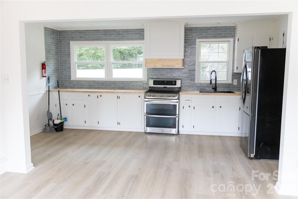 1527 Kingston Drive, Kannapolis, NC 28083