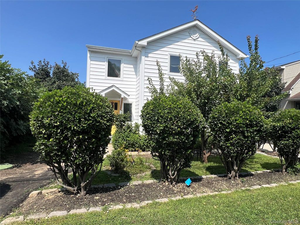 1 Leo Street, Patchogue, NY 11772