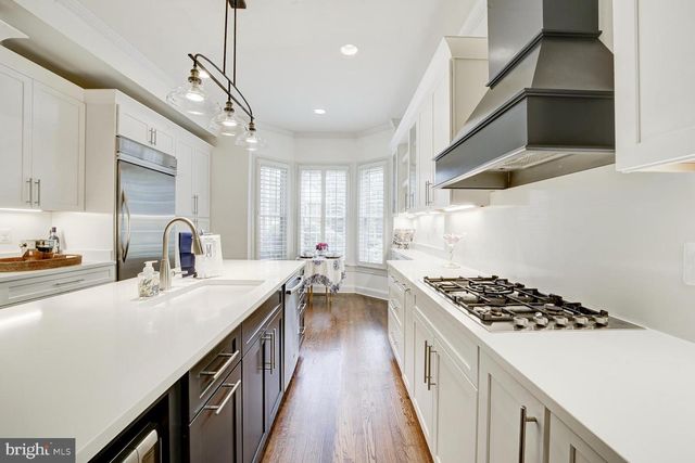 1 TOWN GATE CT, Bethesda, MD 20817