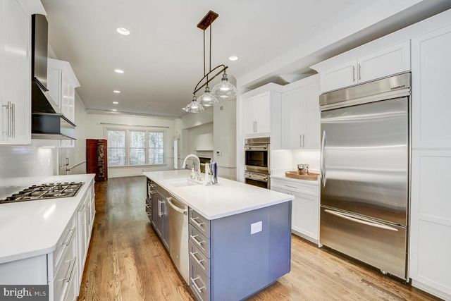 1 TOWN GATE CT, Bethesda, MD 20817