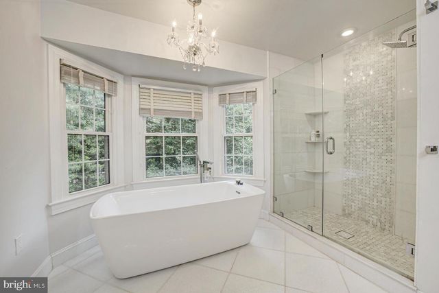 1 TOWN GATE CT, Bethesda, MD 20817