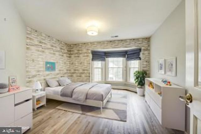 1 TOWN GATE CT, Bethesda, MD 20817