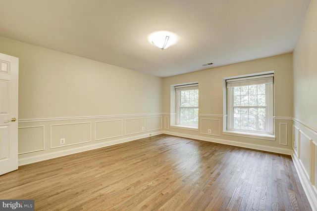 1 TOWN GATE CT, Bethesda, MD 20817