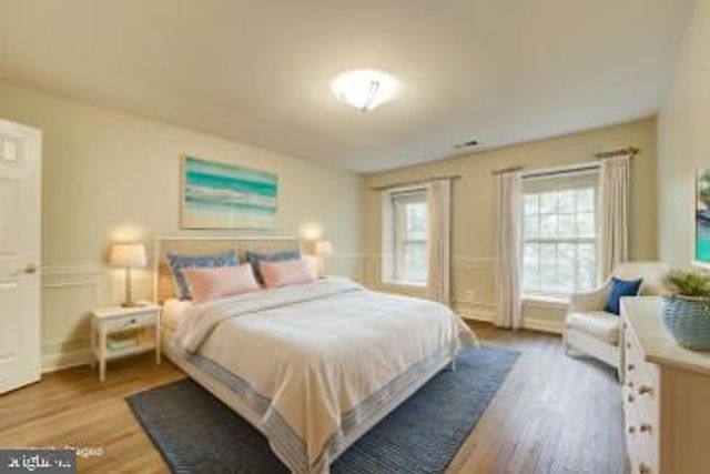 1 TOWN GATE CT, Bethesda, MD 20817