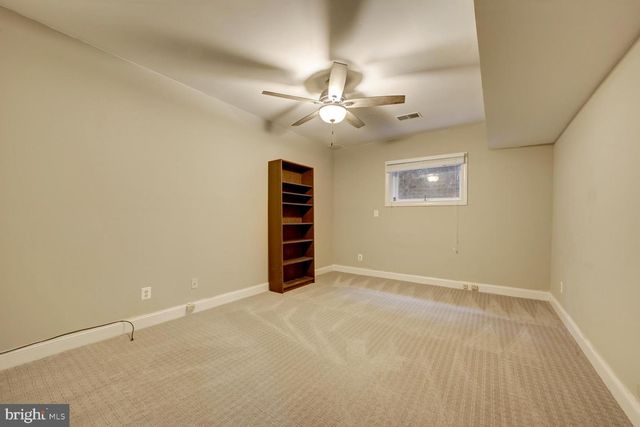 1 TOWN GATE CT, Bethesda, MD 20817