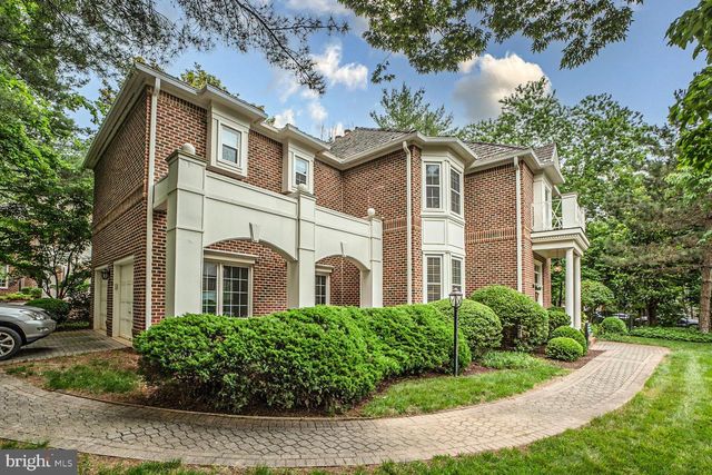 1 TOWN GATE CT, Bethesda, MD 20817