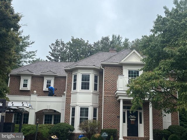 1 TOWN GATE CT, Bethesda, MD 20817