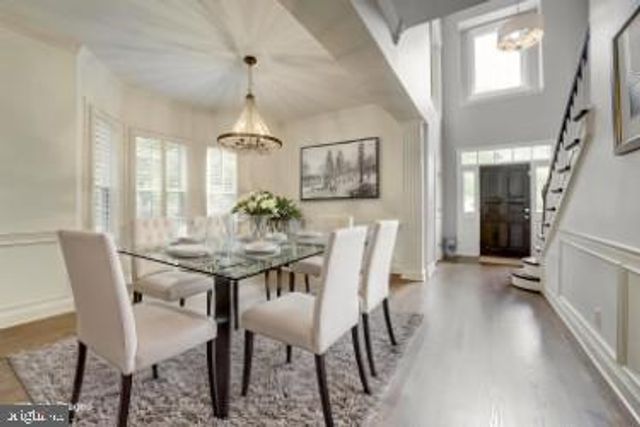 1 TOWN GATE CT, Bethesda, MD 20817