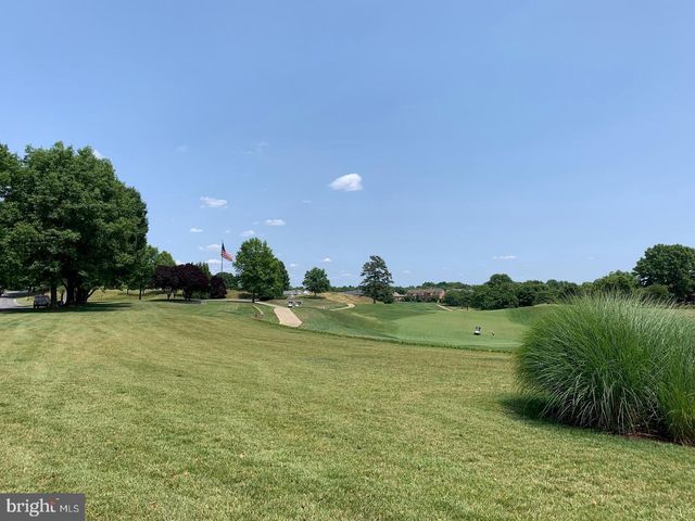 1 TOWN GATE CT, Bethesda, MD 20817