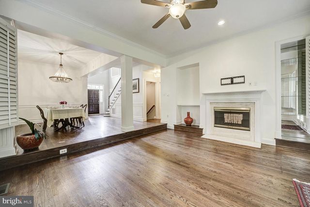 1 TOWN GATE CT, Bethesda, MD 20817