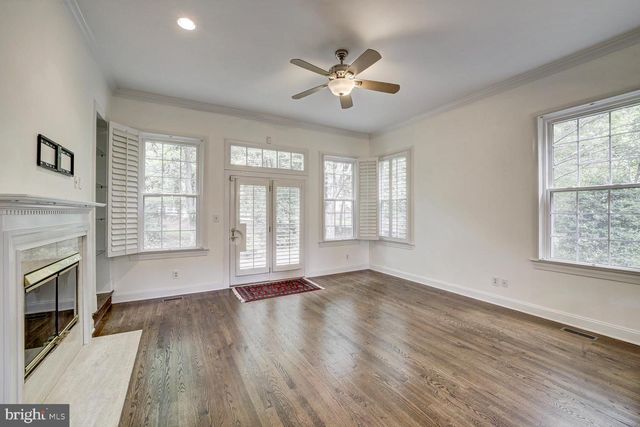 1 TOWN GATE CT, Bethesda, MD 20817