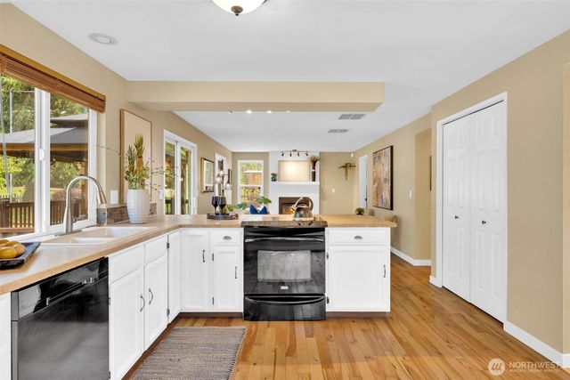 22120 SE 250th Street, Maple Valley, WA 98038
