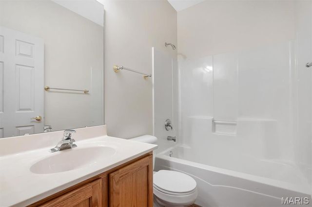 2229 Hawks Landing Drive C, Lake St Louis, MO 63367