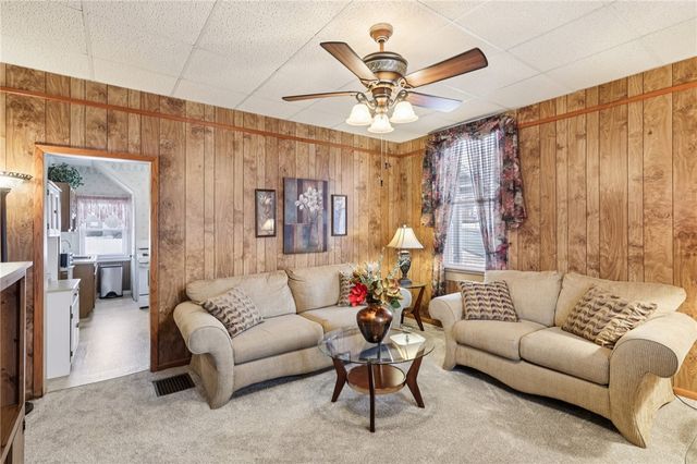 1203 Eastbrook St, New Castle, PA 16101