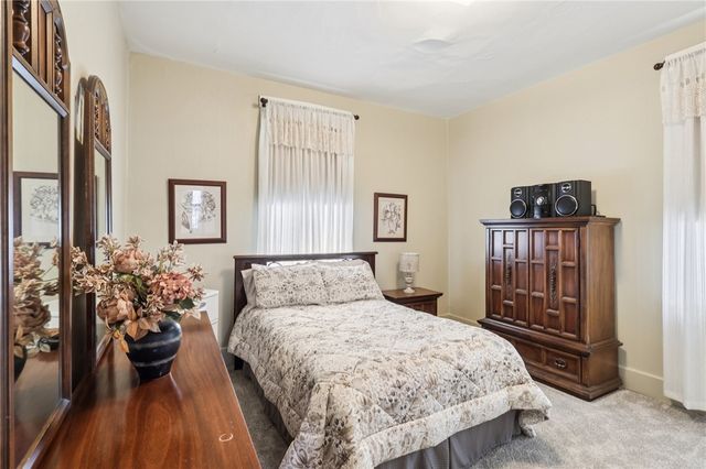 1203 Eastbrook St, New Castle, PA 16101