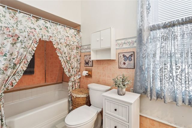 1203 Eastbrook St, New Castle, PA 16101