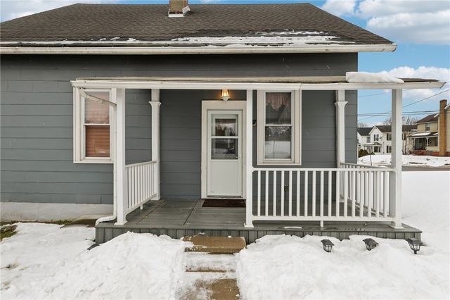 1203 Eastbrook St, New Castle, PA 16101